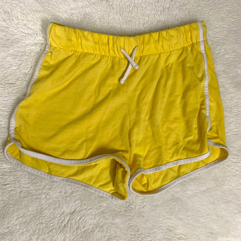 Yellow shorts with 2 white side stripes